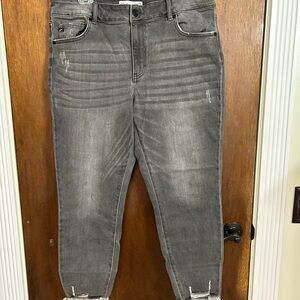 KanCan Gray Ankle & Cropped Jeans